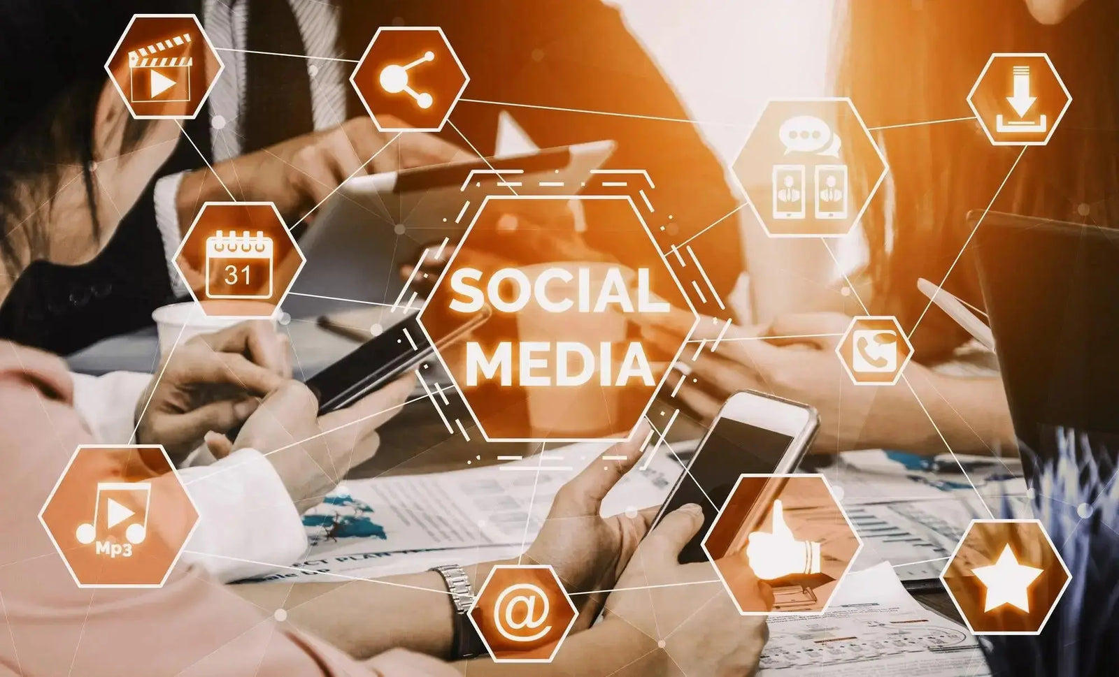 8 tendințe de marketing pe rețelele sociale care vor modela 2025